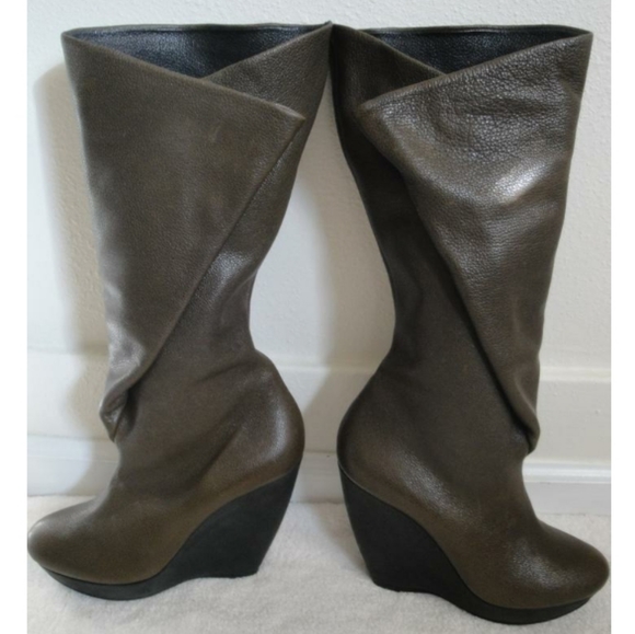 BALENCIAGA Limited Edition Platform Wedge Boots - Picture 5 of 14